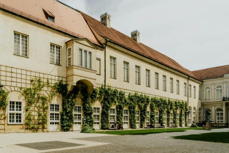 Profesjonalne Mycie Okien w Monachium: Jak Wybrać Najlepszą Usługę?