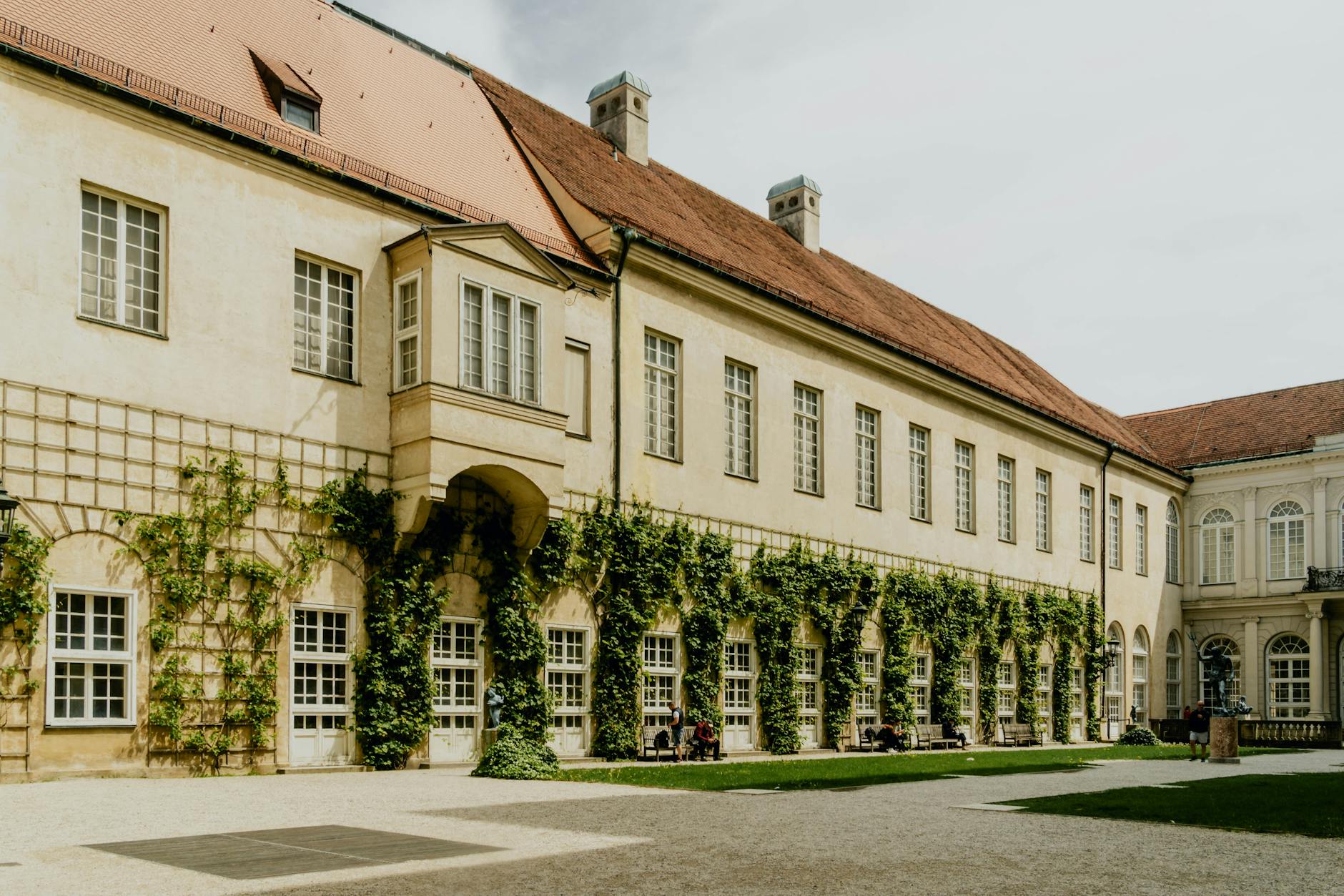 Profesjonalne Mycie Okien w Monachium: Jak Wybrać Najlepszą Usługę?
