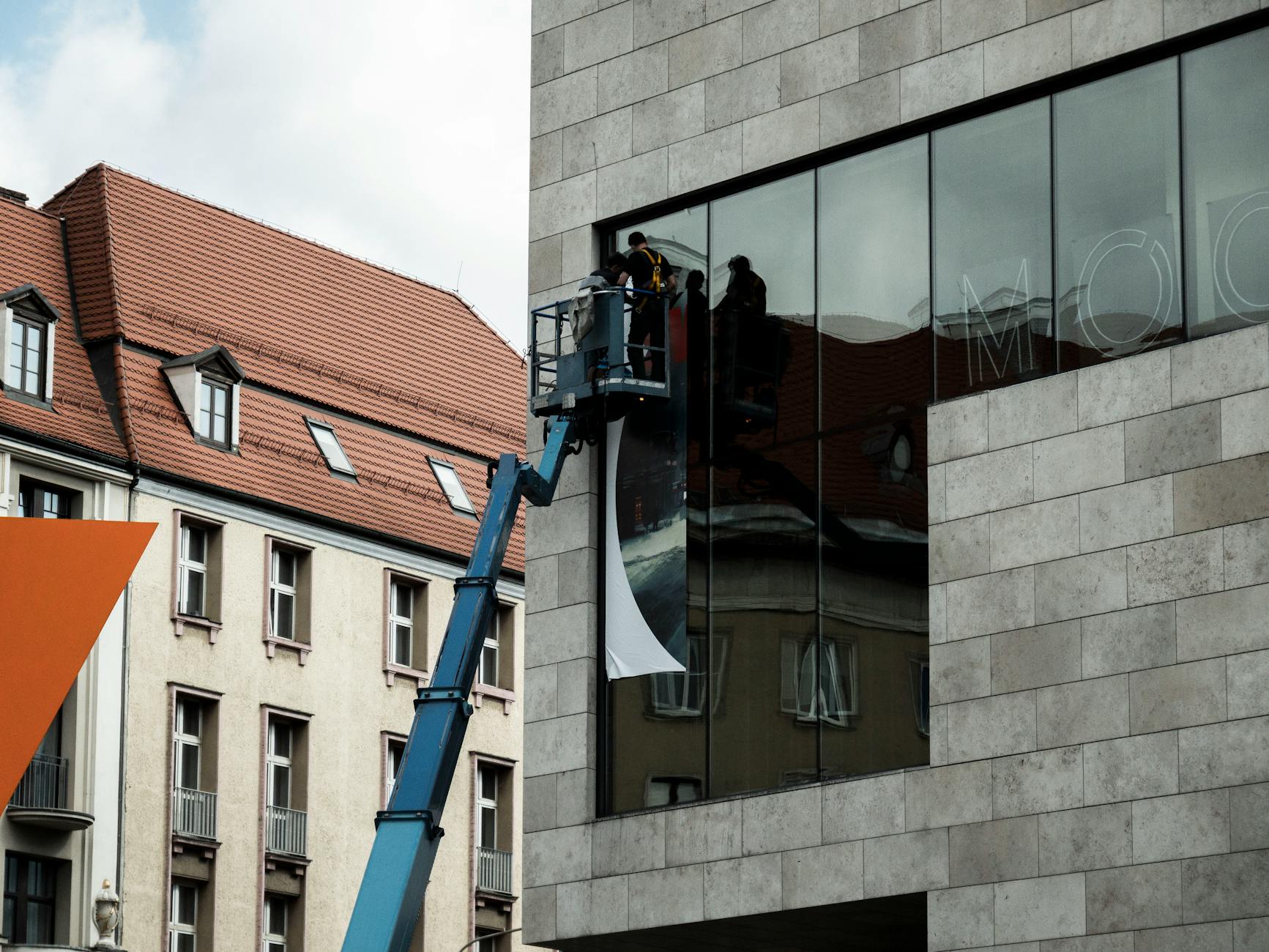 Profesjonalne mycie okien w Monachium: Cena i zakres usługi